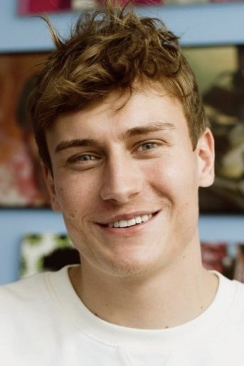 et billede af Cole Bennett