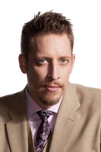 et billede af Mika Kares