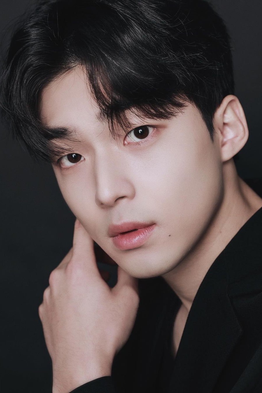 et billede af Kim Kang-min