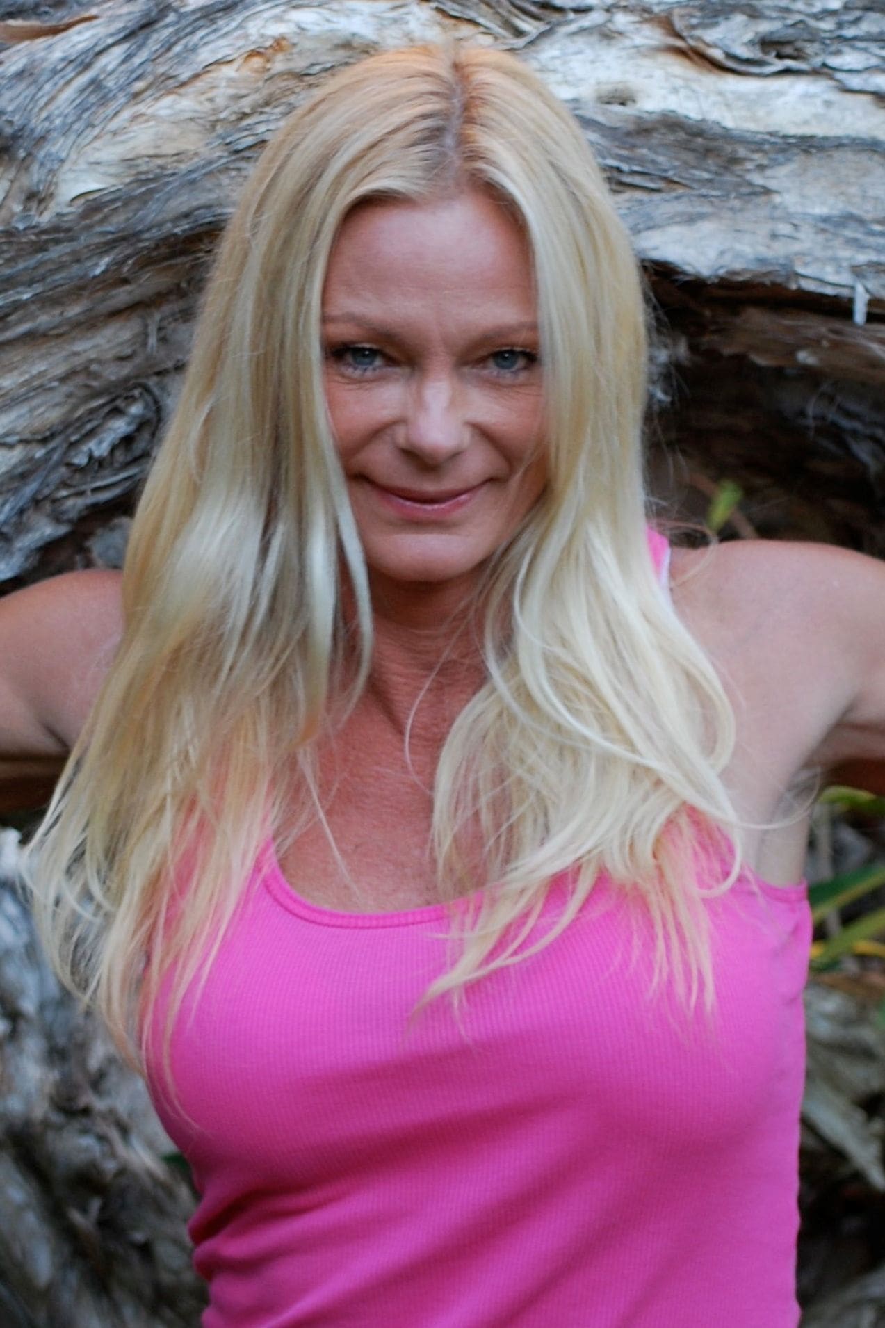 et billede af Raye Hollitt