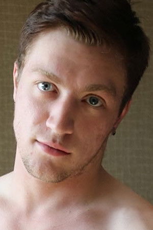 et billede af Logan Taylor