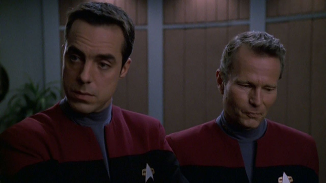 Star Trek : Voyager 5x25