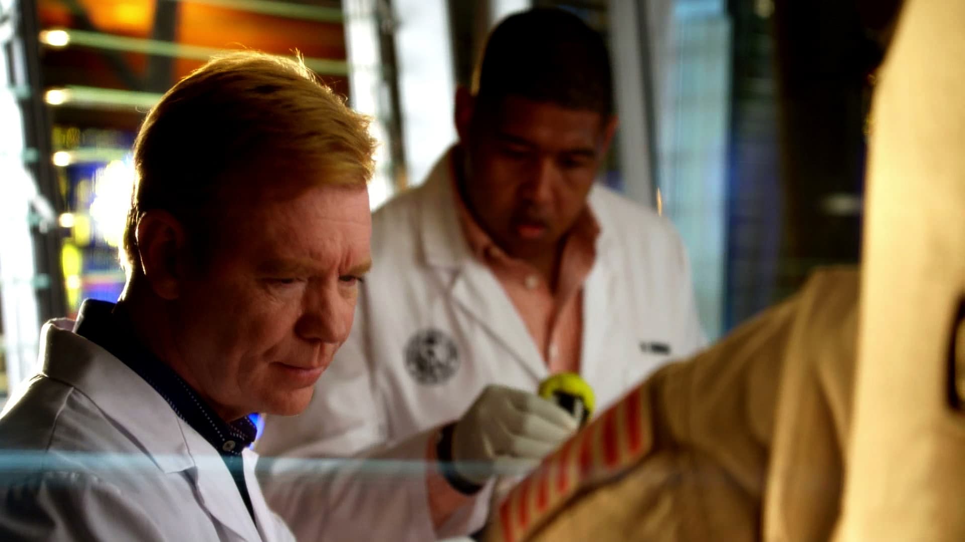 CSI: Miami - Season 8 Episode 15 : Miami, tenemos un problema (2012)