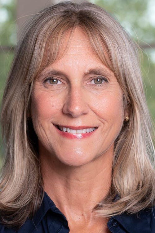 et billede af Dana Stevens