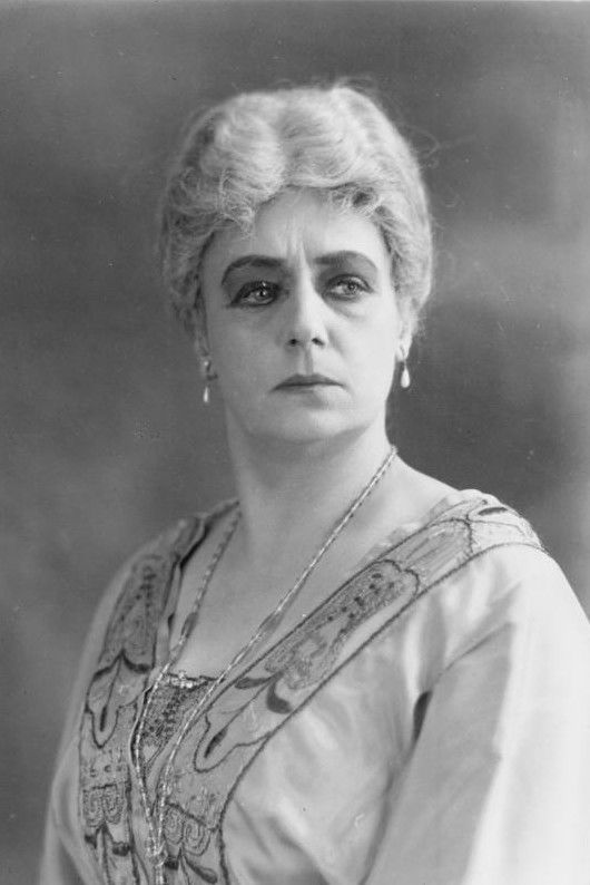 et billede af Henny Lauritzen