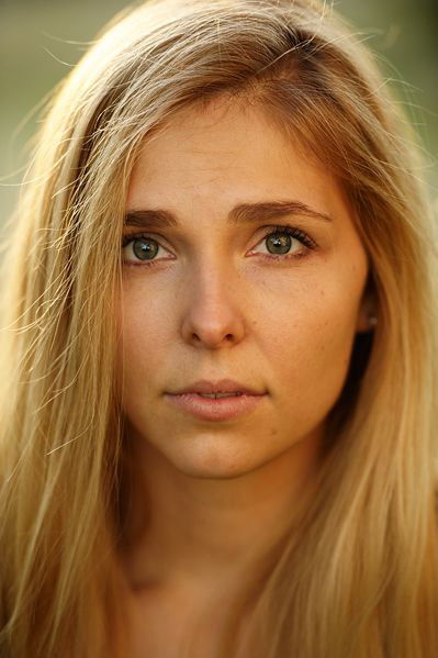 et billede af Claudia Dzienny