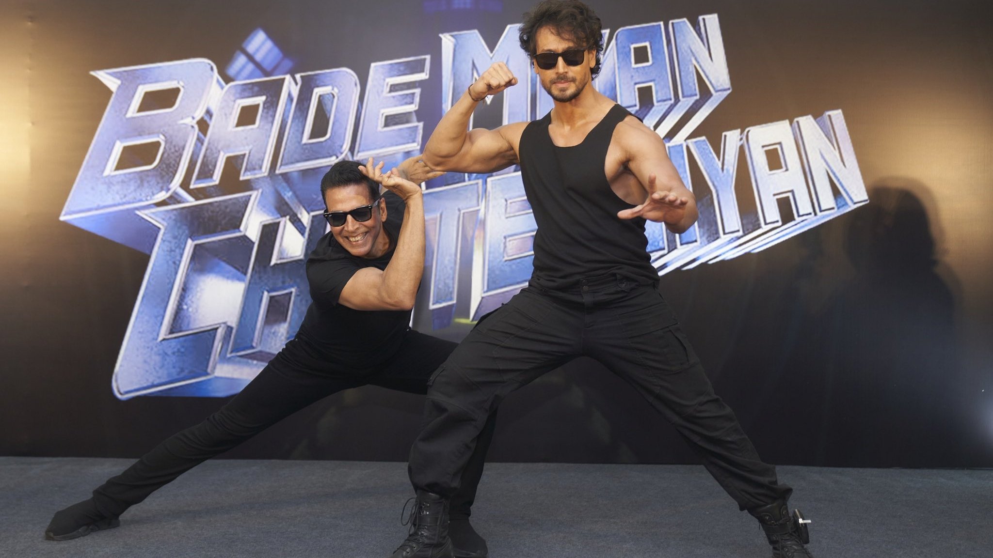 Bade Miyan Chote Miyan (2024)