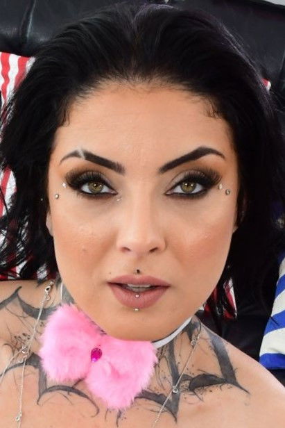 et billede af Dark Sofi