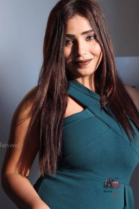 Aayushi Jaiswal Profile Images — The Movie Database (TMDB)
