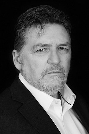 et billede af Tim J. Henley