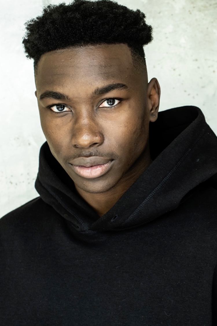 Devante Senior's picture in the cast