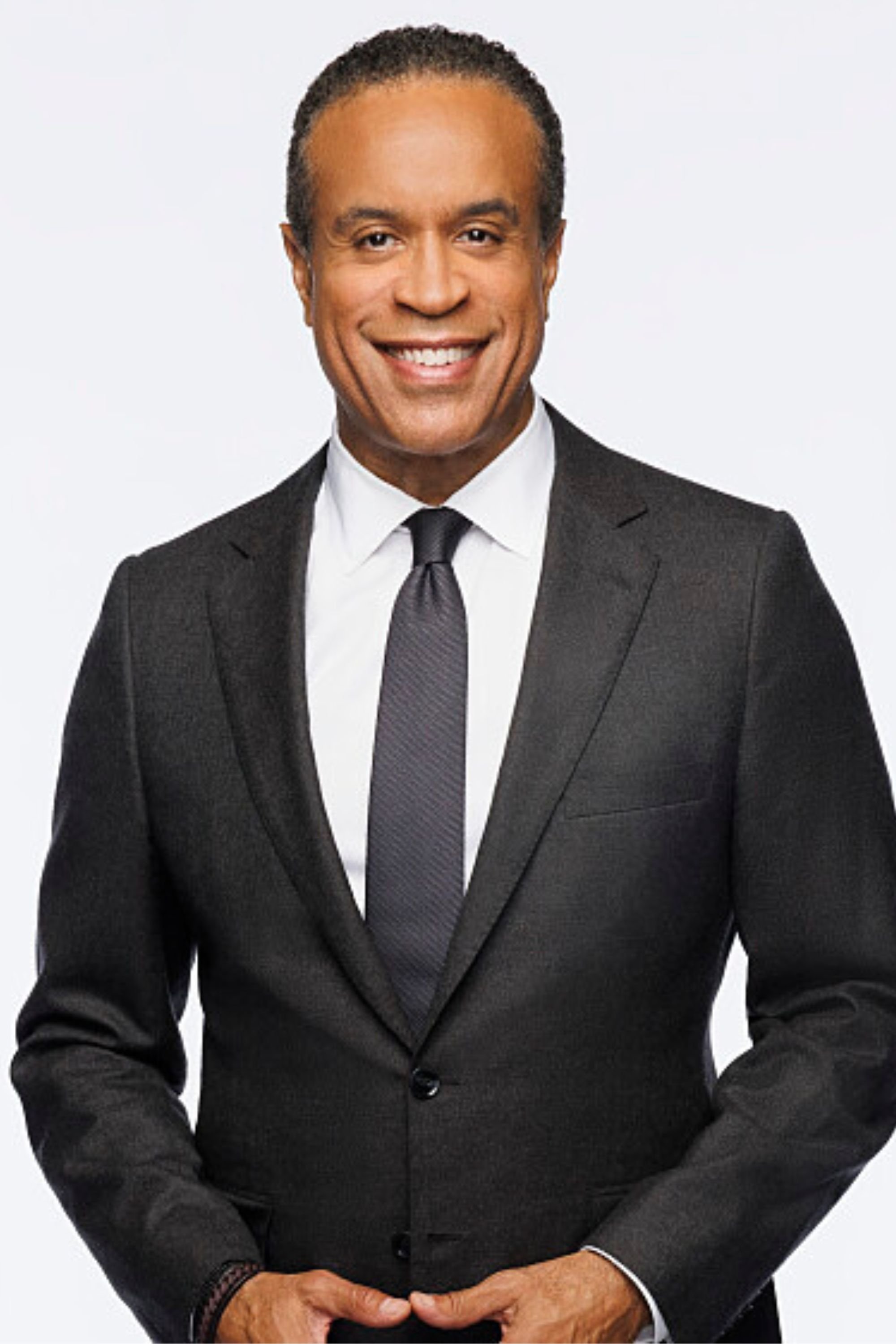 Maurice DuBois as News Anchor