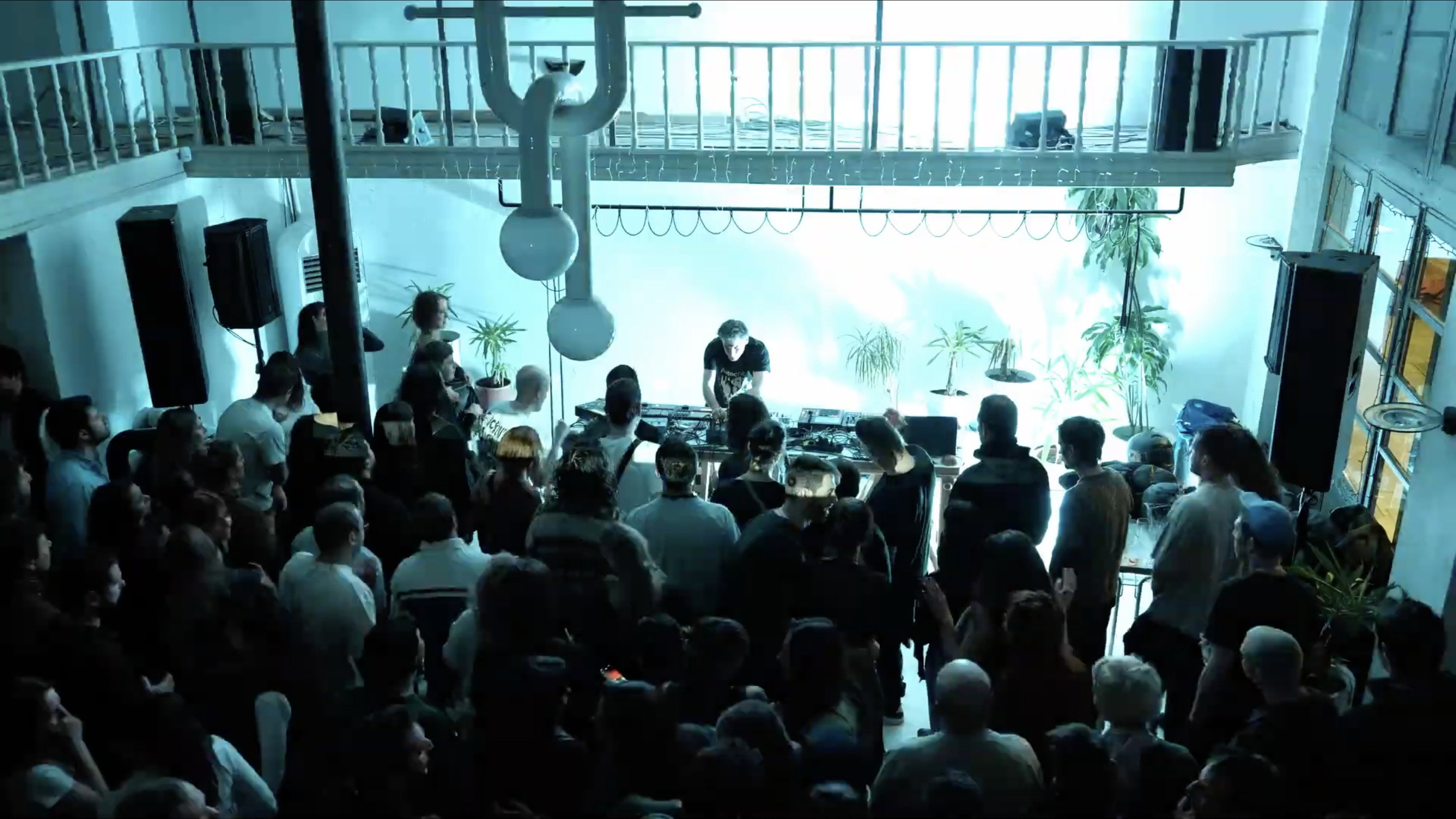 Happy tho' inn a Dream