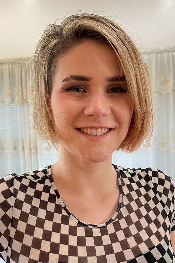 et billede af Adalind Gray