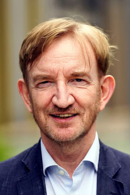 et billede af Adrian Hill