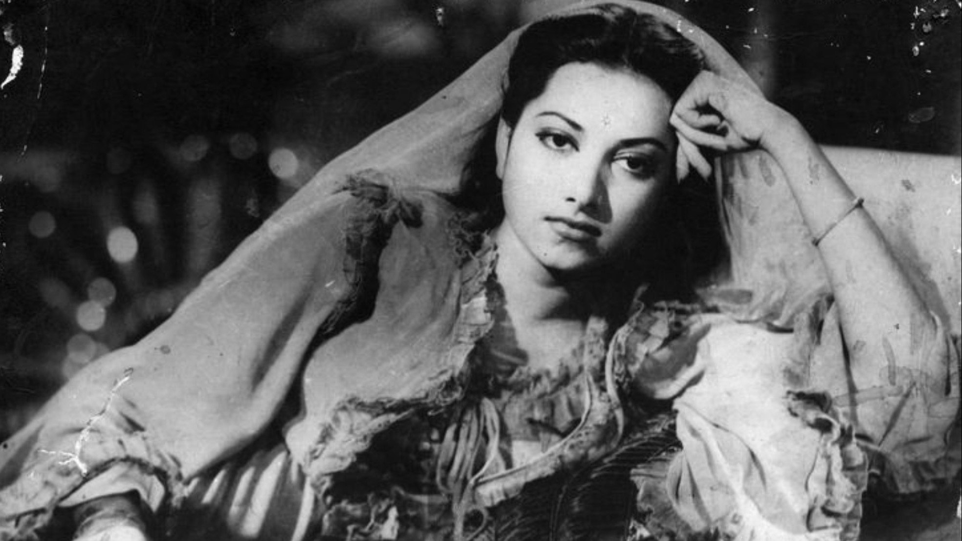 Anmol Ghadi (1946)