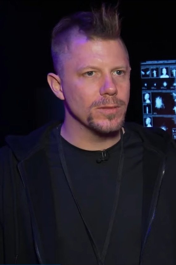 Linus Neumann as Linus Neumann