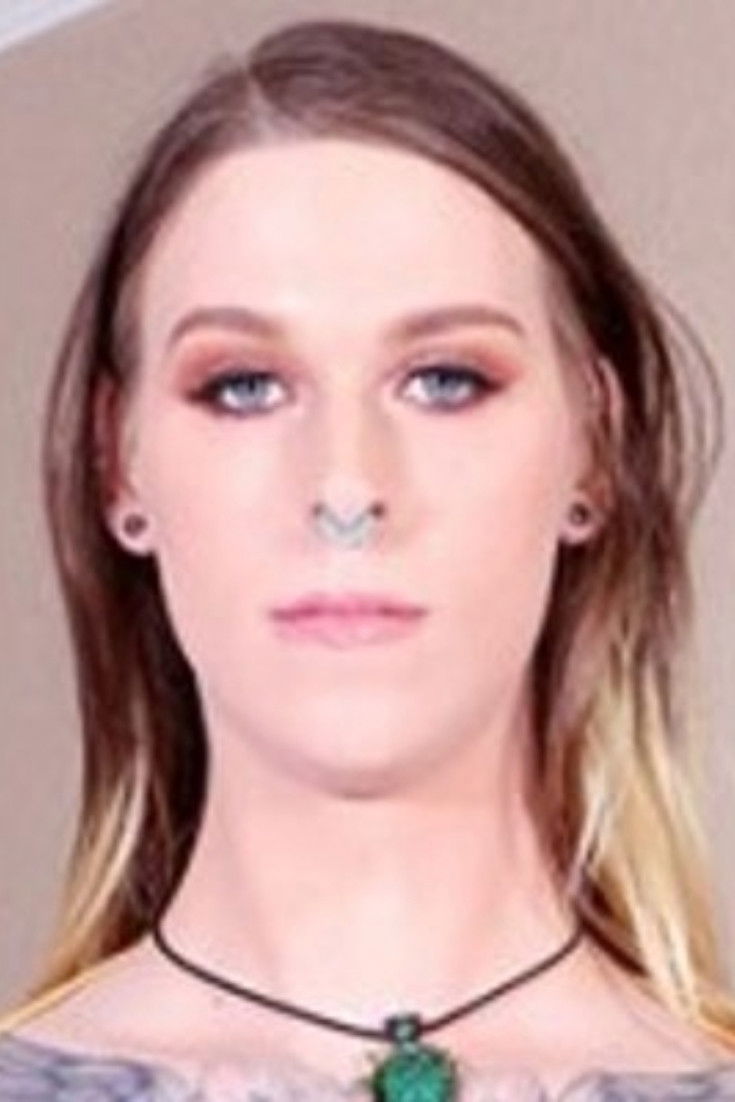 et billede af Gina James