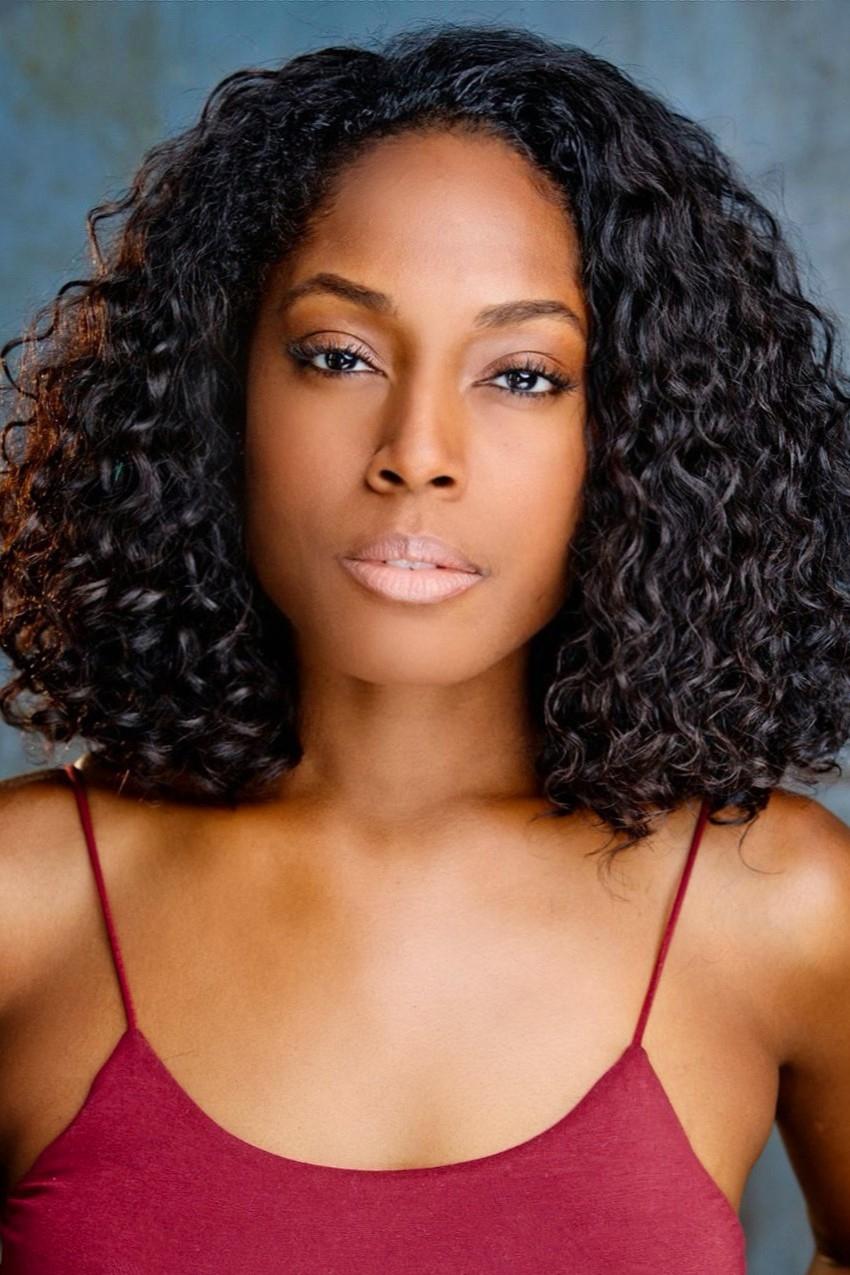 et billede af Ashley Hogan