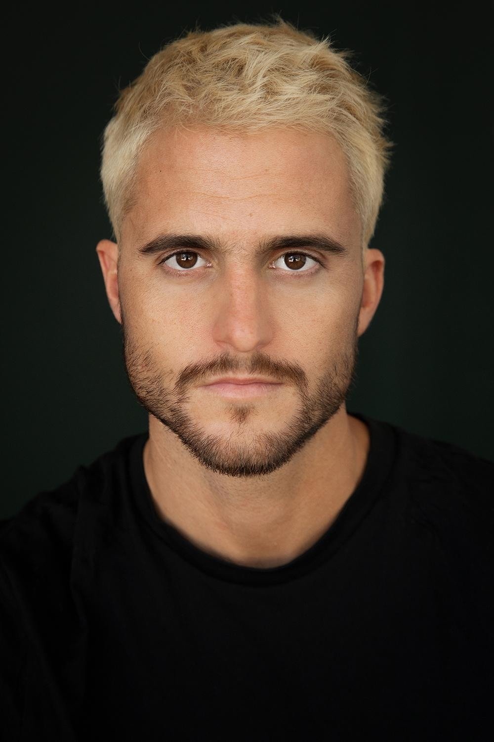 et billede af Tiago Teotónio Pereira