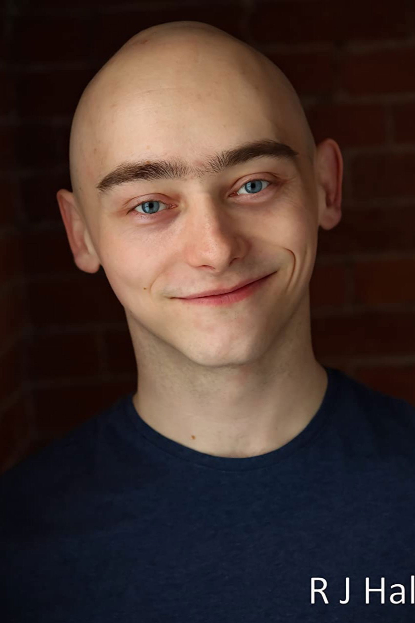 et billede af R.J. Hall