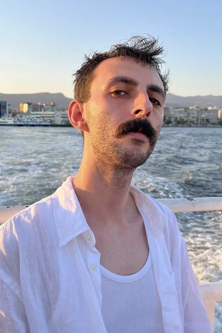 et billede af Mehmet Güzel