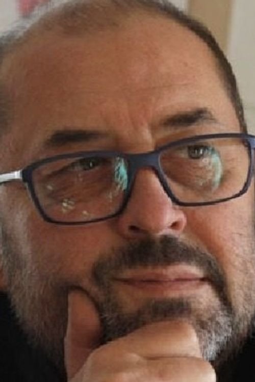 et billede af Gjergj Xhuvani