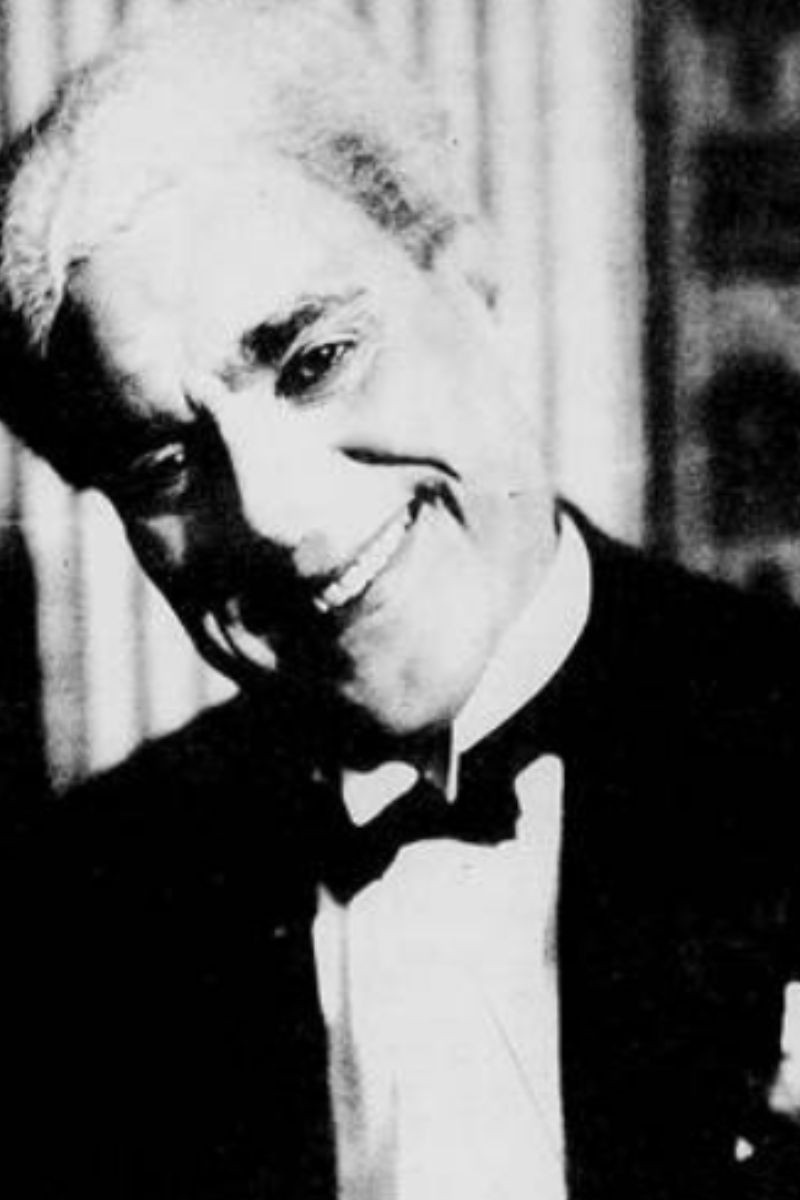 et billede af Manuel F. Araujo