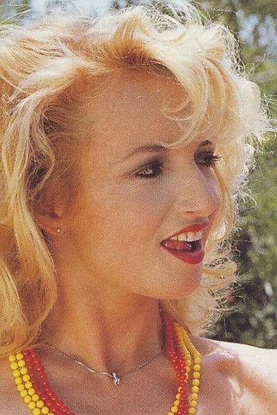 et billede af Sharon Mare