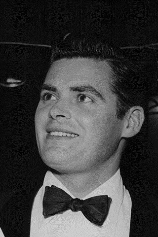 et billede af Charles B. Fitzsimons