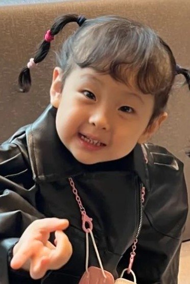 Ha Song's picture in the cast