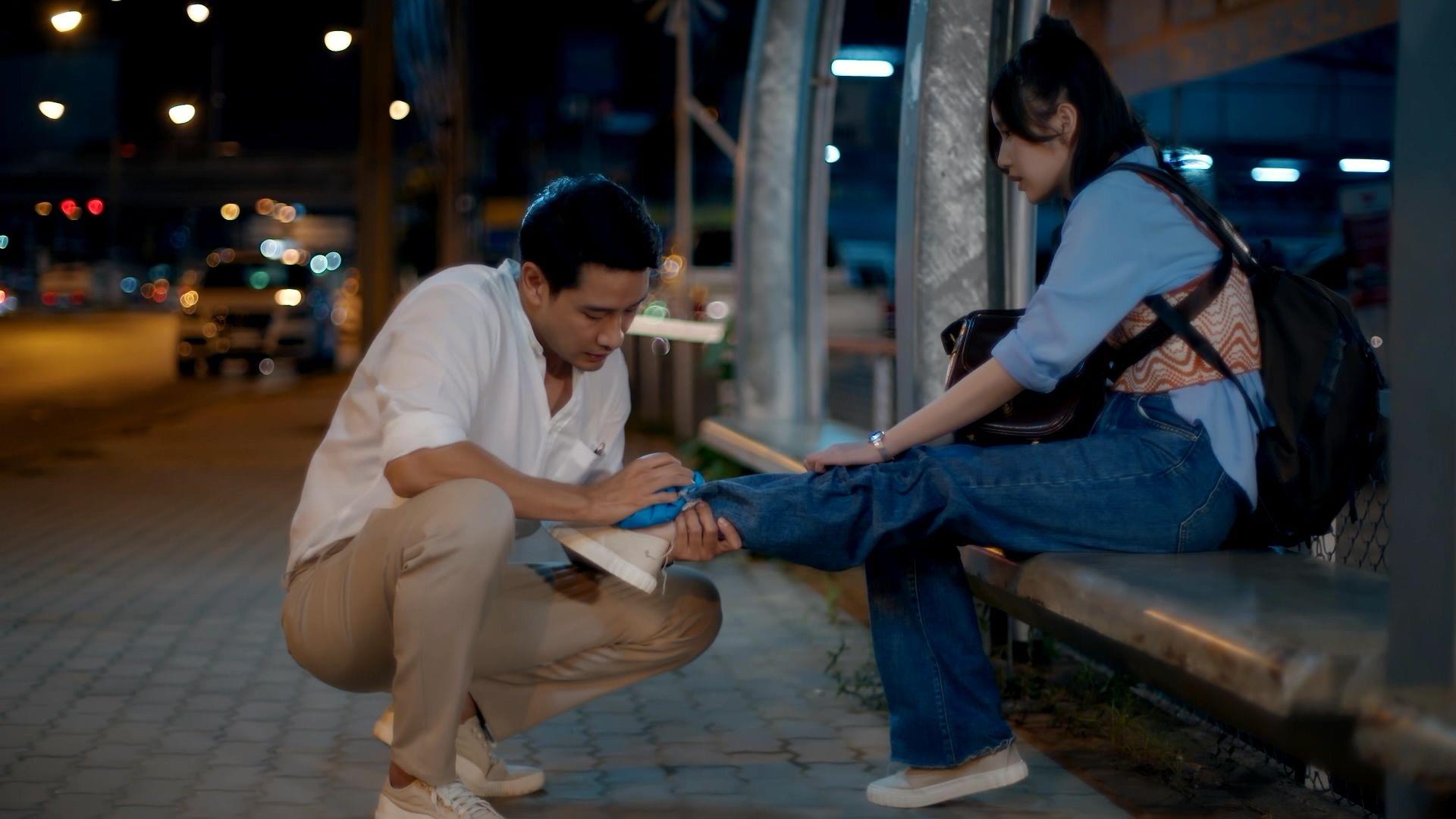 Thumbnail for Who Is He Dating? Season 1 Episode 2