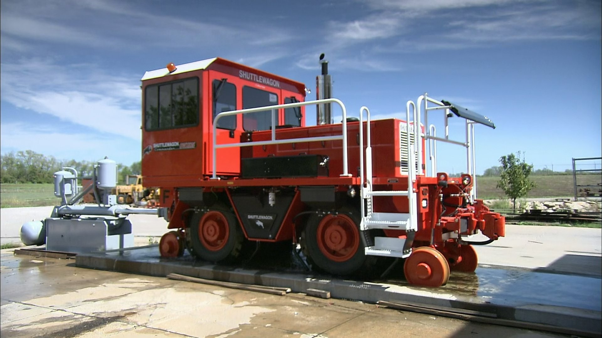Comment c'est fait - Fibre de carbone / Restauration de cadres / Locotracteurs / Ornements de capot