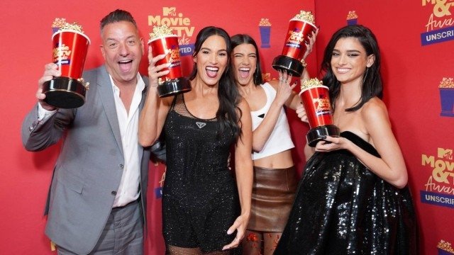 Thumbnail for 2022 MTV Movie & TV Awards: UNSCRIPTED Season 0 Episode 9