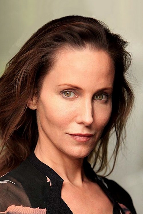 et billede af Nina Young