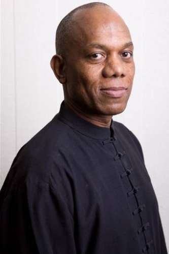 et billede af Burt Caesar