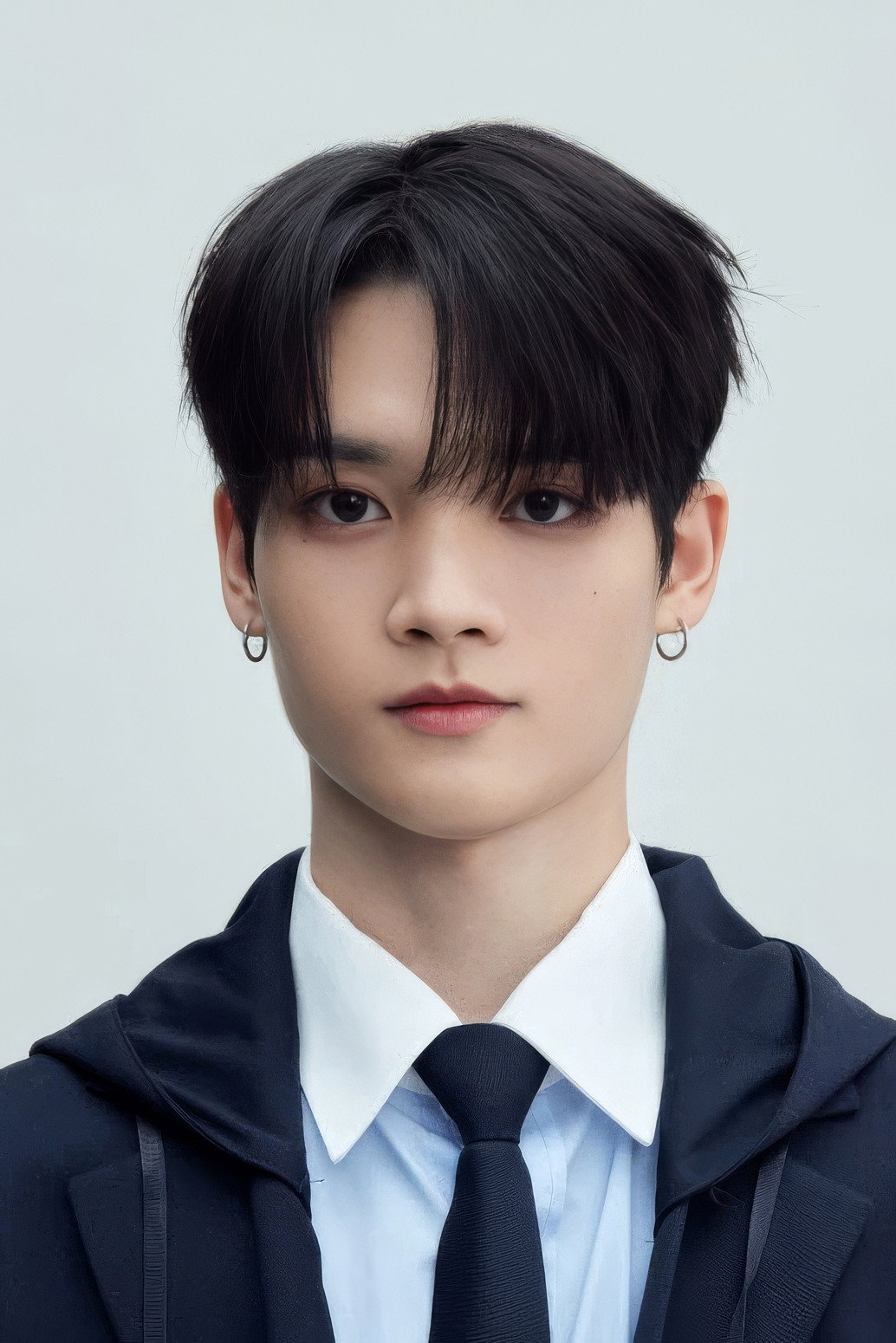 Profile Petch Panutuch with character 