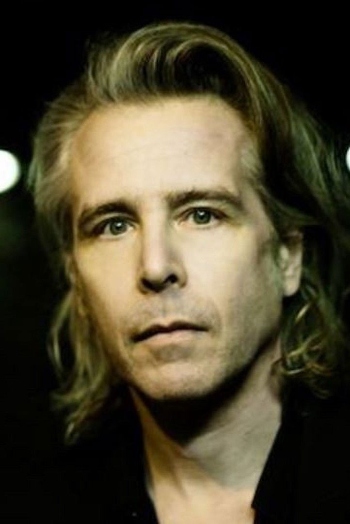 et billede af James Johnston