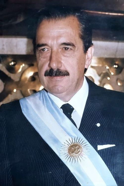 et billede af Raúl Alfonsín