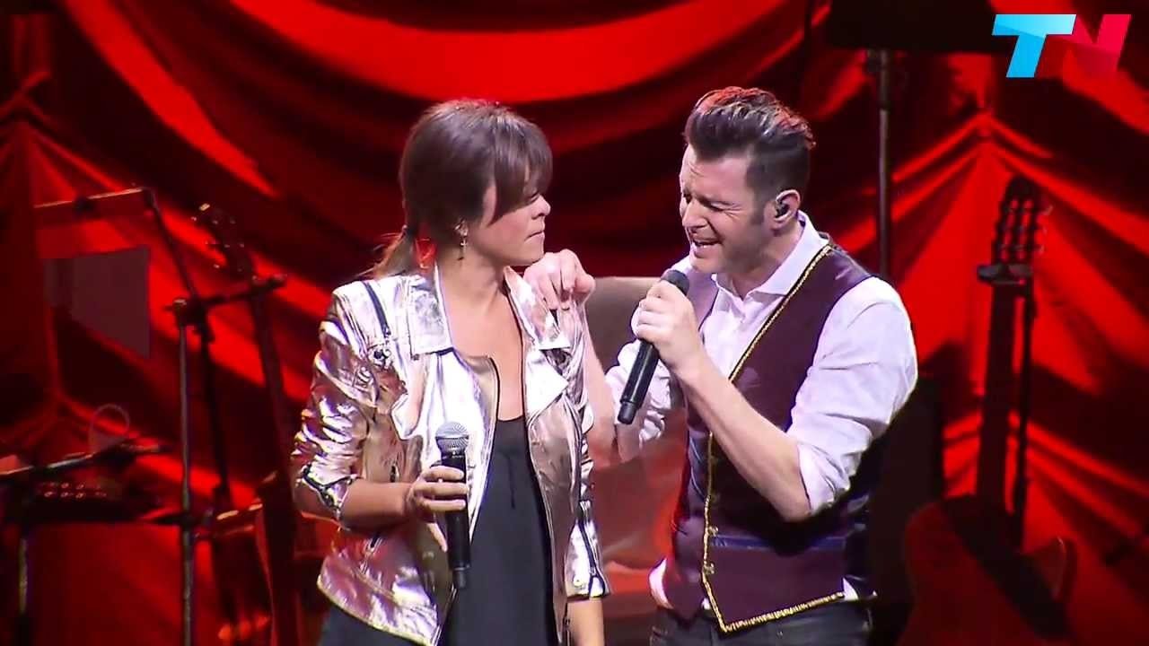 Vanesa Martin Y Axel (2015)