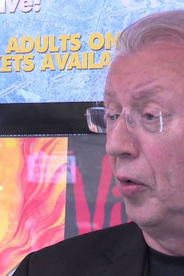 et billede af Julian Petley