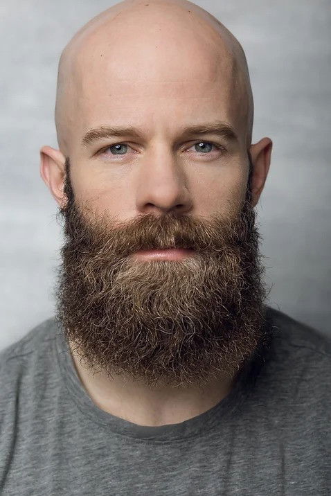 et billede af Caleb Wells