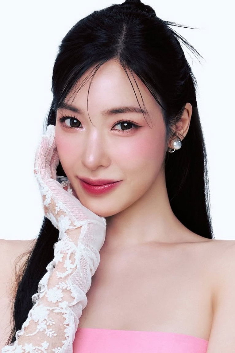 et billede af Tiffany Young