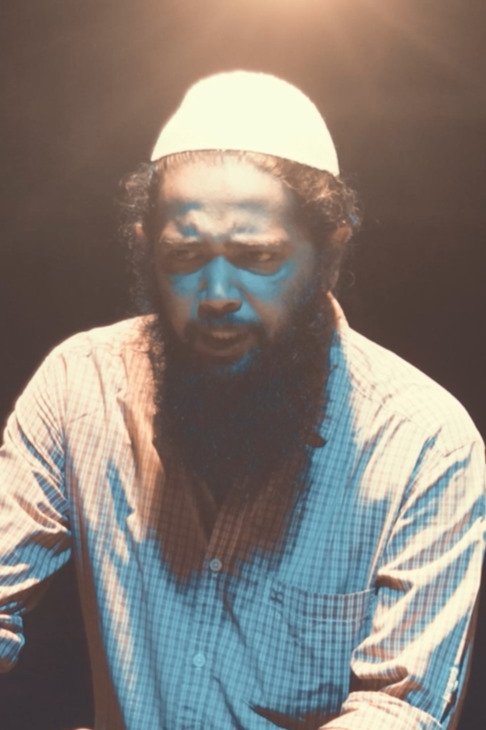 Leo Philip's picture in the cast