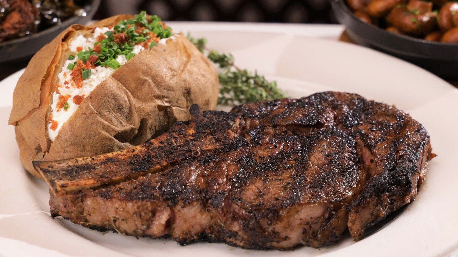 Big Food Bucket List S02E07 backdrop