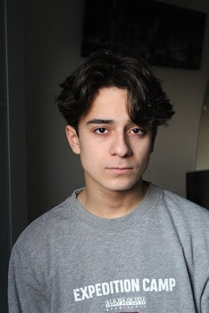 Eythan Solomon's picture in the cast