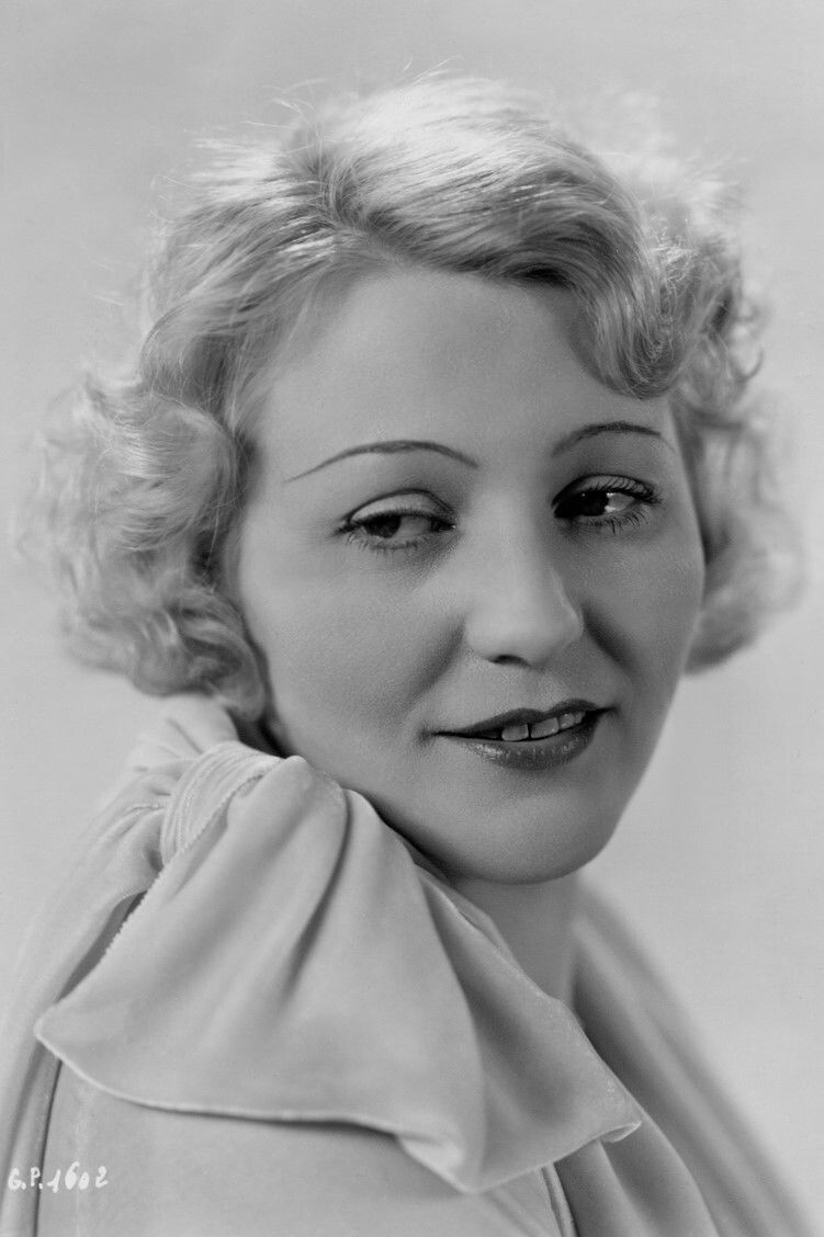 et billede af Lotte Lorring