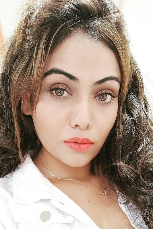 Naina Chhabra → Nejna Khabra backdrop