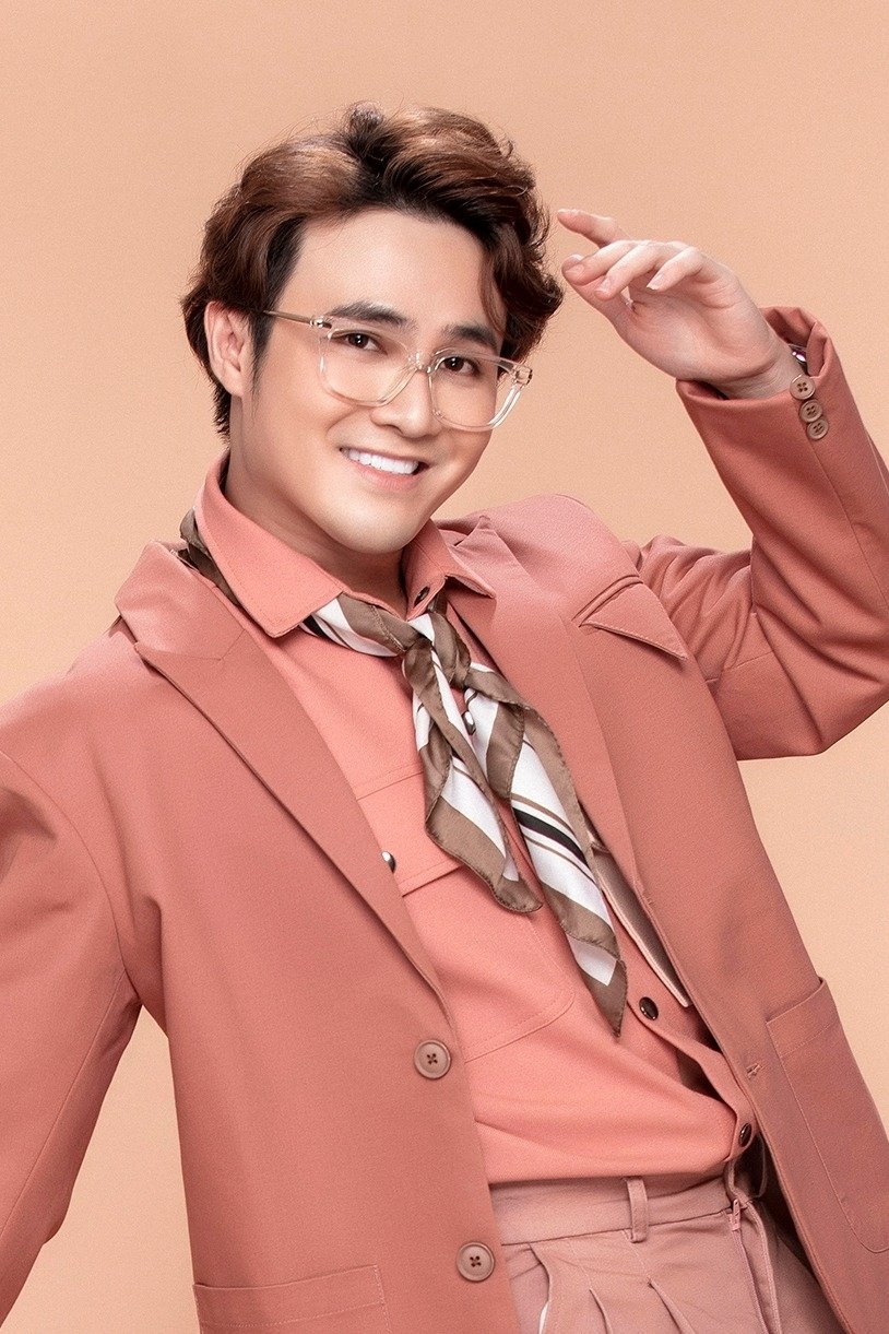 Huỳnh Lập's picture in the cast