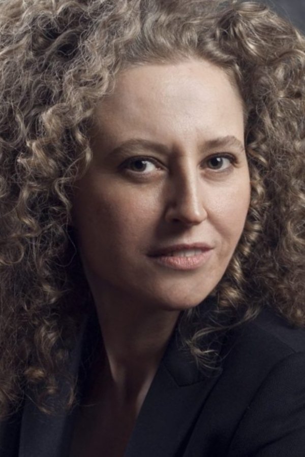 et billede af Zeynep Dinsel